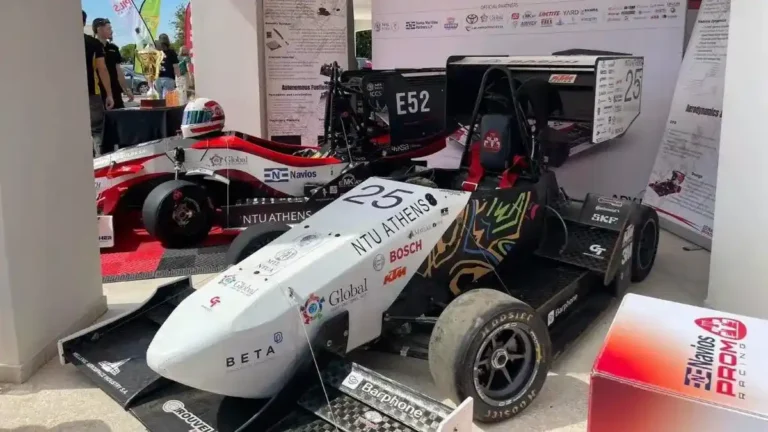 Φοιτητικό αγωνιστικό μονοθέσιο Formula Student στον προαύλιο χώρο του Παλαιού Δημαρχείου Γλυφάδας