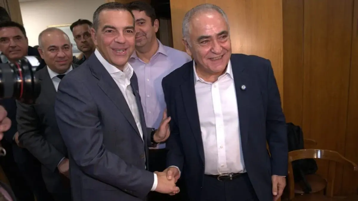 Ο Αλέξης Τσίπρας και ο Γιάννης Χατζηθεοδοσίου στη συνεδρίαση του Διοικητικού Συμβουλίου του Ε.Ε.Α.