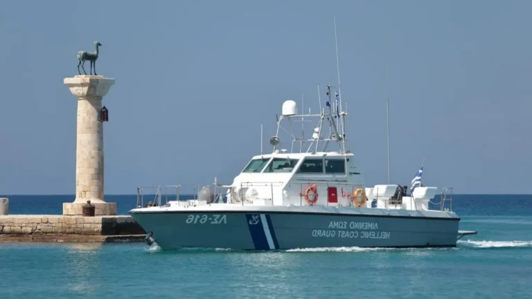 Περιπολικό σκάφος του Λιμενικού Σώματος σε επιχείρηση