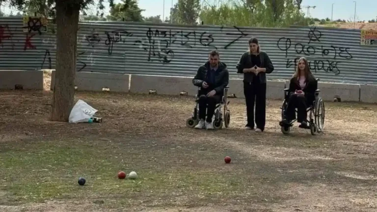 Μαθητές του 2ου Γυμνασίου Ελληνικού και παιδιά από σωματεία ΑμεΑ συμμετέχουν σε κοινή αθλητική δραστηριότητα στον Δήμο Ελληνικού – Αργυρούπολης.