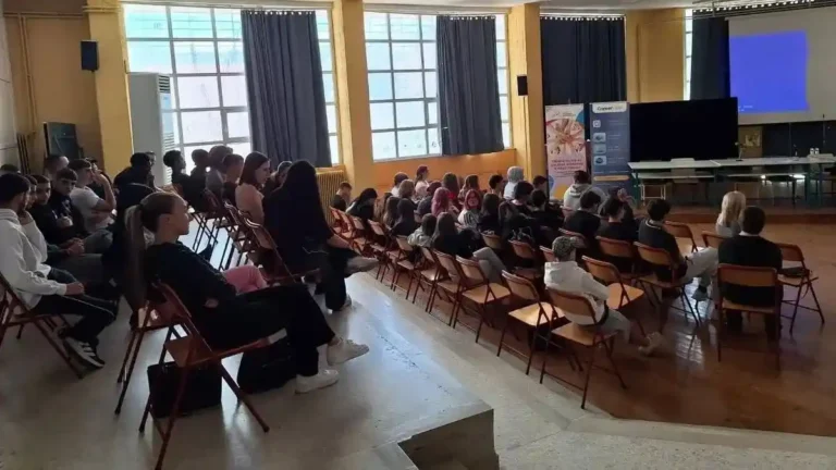 Ενημερωτική δράση του Δήμου Ελληνικού - Αργυρούπολης στο αμφιθέατρο του ΕΠΑΛ Αργυρούπολης